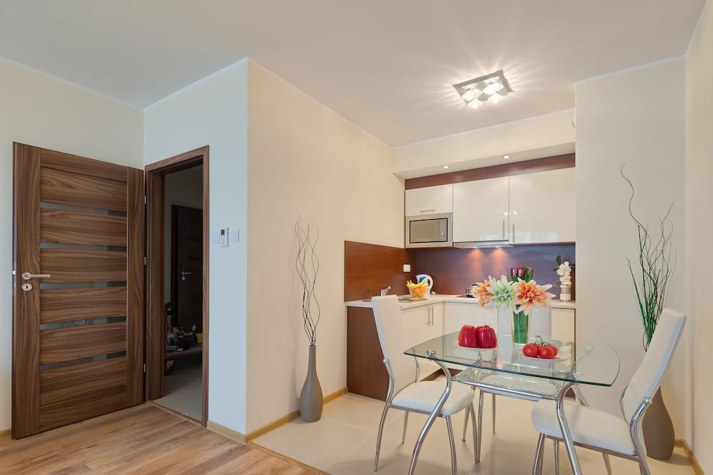 City Aparthotel Ochota Warszawa Exteriör bild